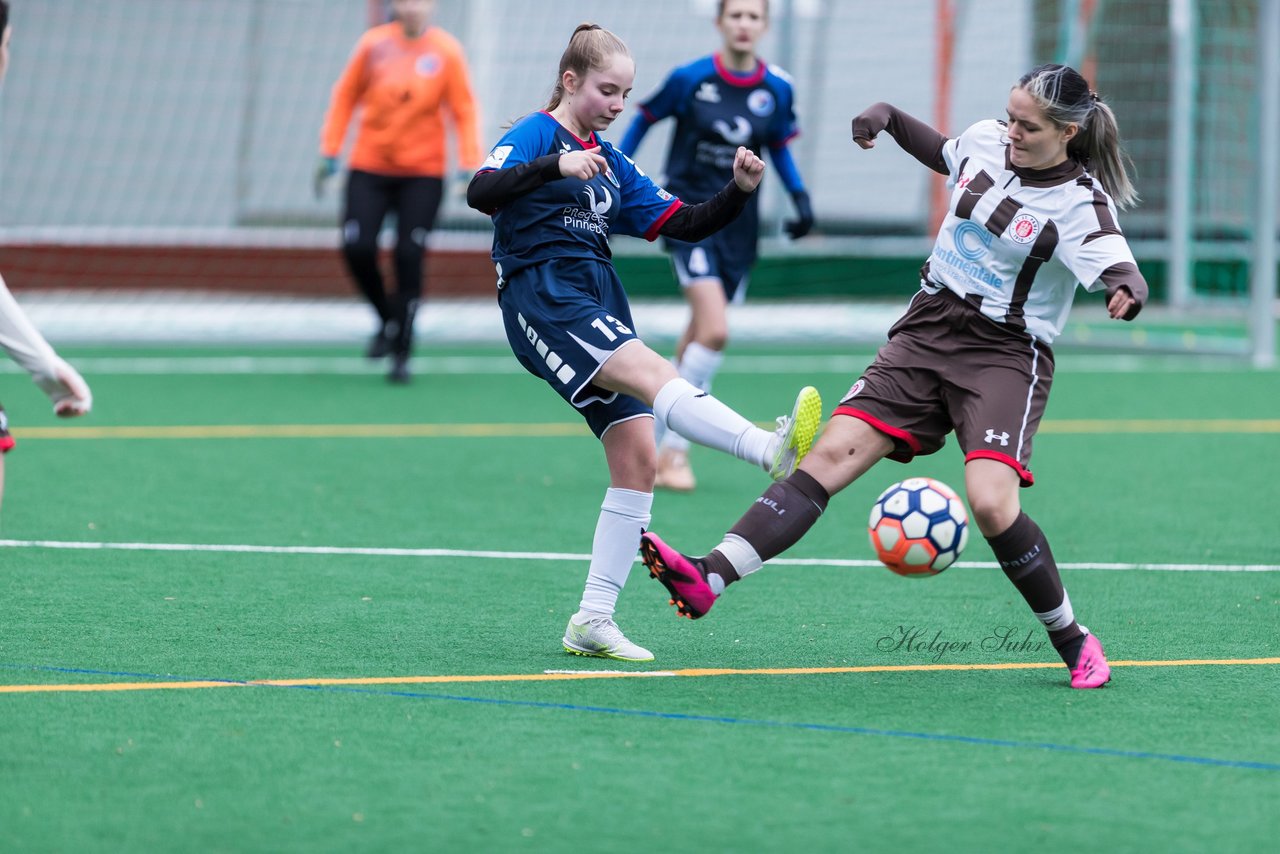 Bild 241 - wBJ VfL Pinneberg - St. Pauli : Ergebnis: 7:0 (Abbruch)